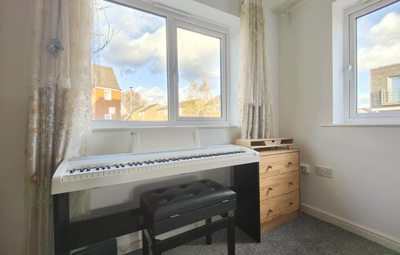 The Metcombe - Holiday Home With Free Parking 10 Minutes Walk To Etihad Stadium & Coop Live Arena Manchester Exterior foto