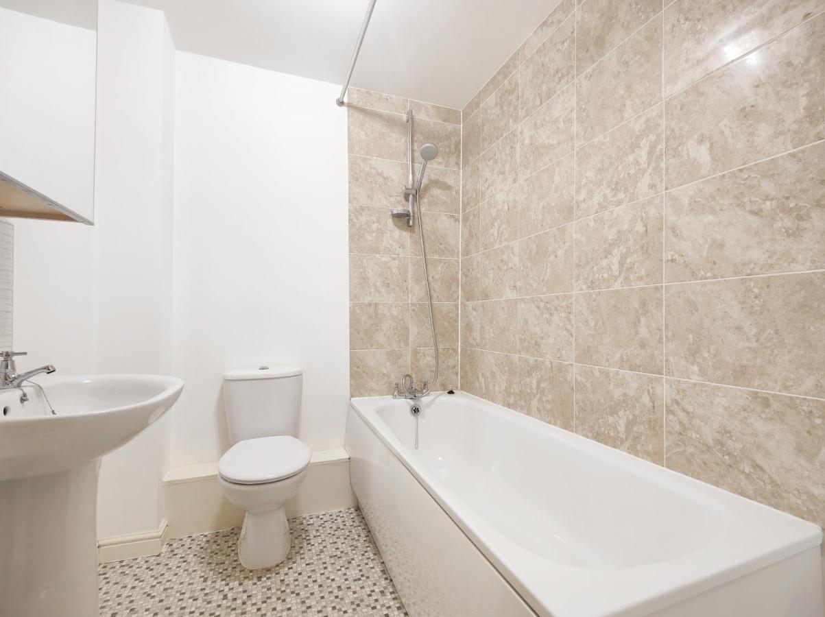 The Metcombe - Holiday Home With Free Parking 10 Minutes Walk To Etihad Stadium & Coop Live Arena Manchester Exterior foto